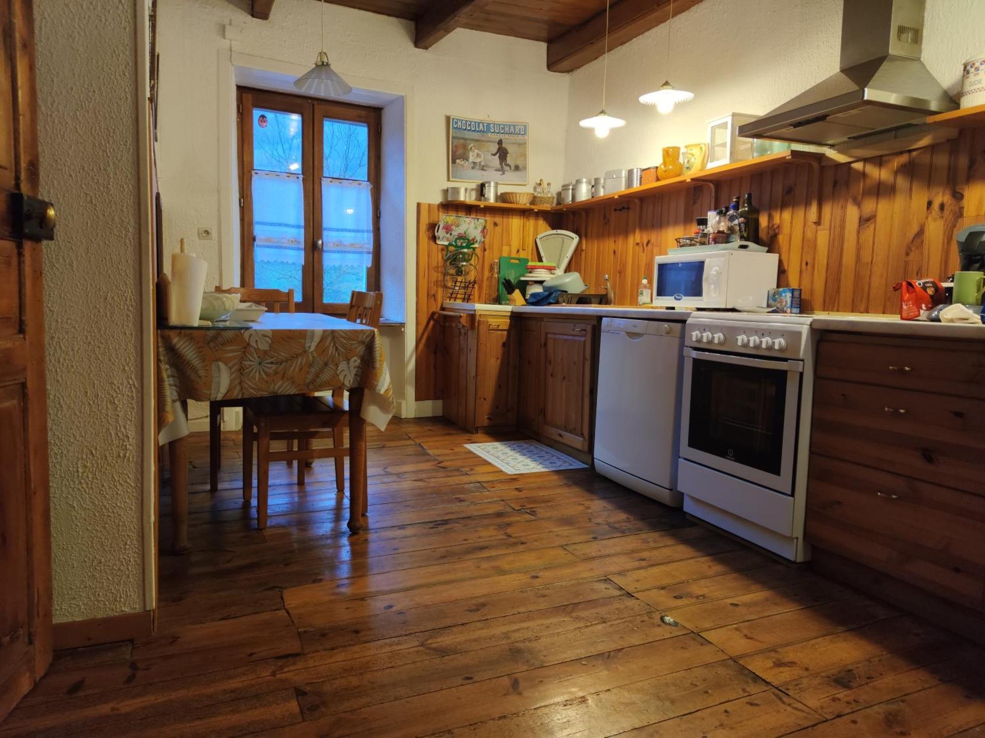 Maison Familiale Et Authentique Saint-Jacques-des-Blats Екстериор снимка